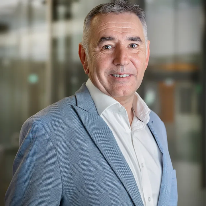 Neil Gostelow